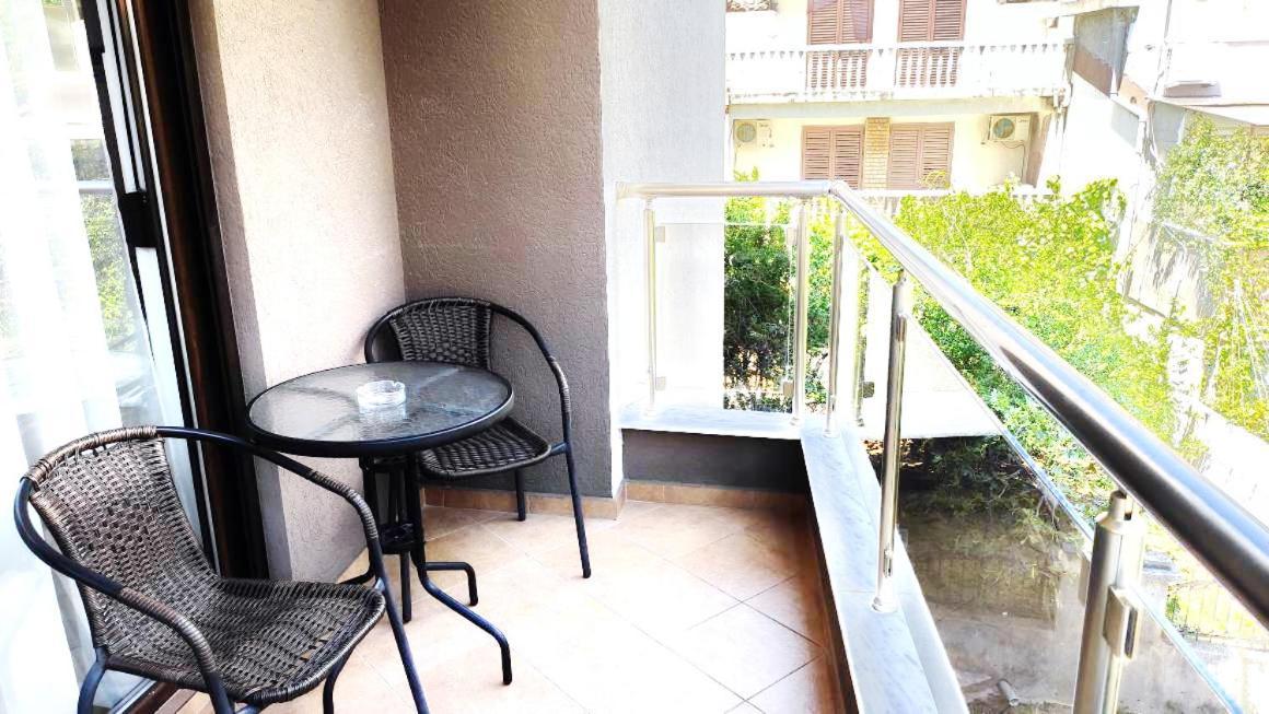 Apartment Adrialux Budva Buitenkant foto