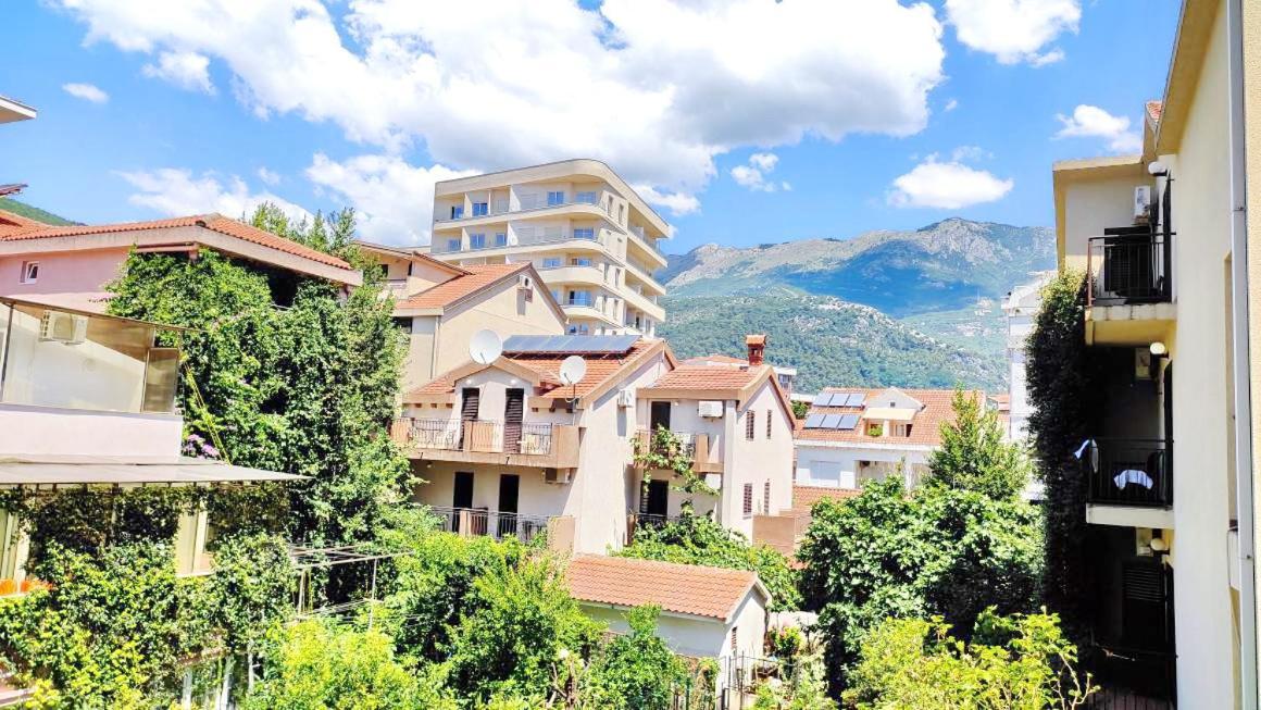 Apartment Adrialux Budva Buitenkant foto