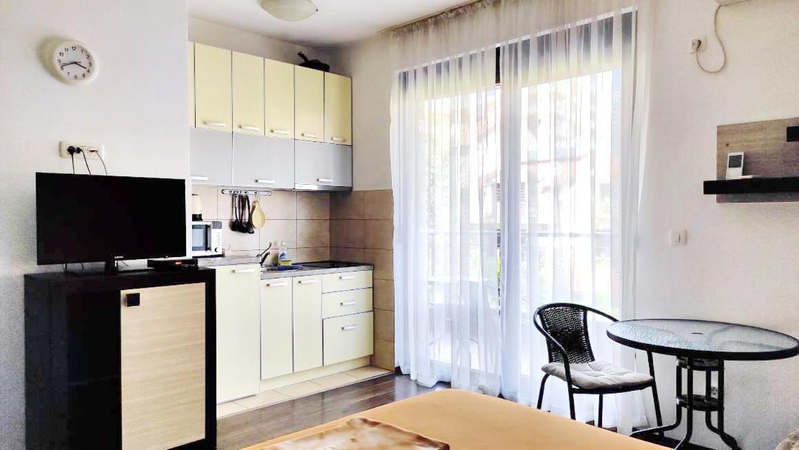 Apartment Adrialux Budva Buitenkant foto